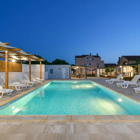 بيت للعطل Mobile Homes, Zadar Dalmacija - Private Pool *